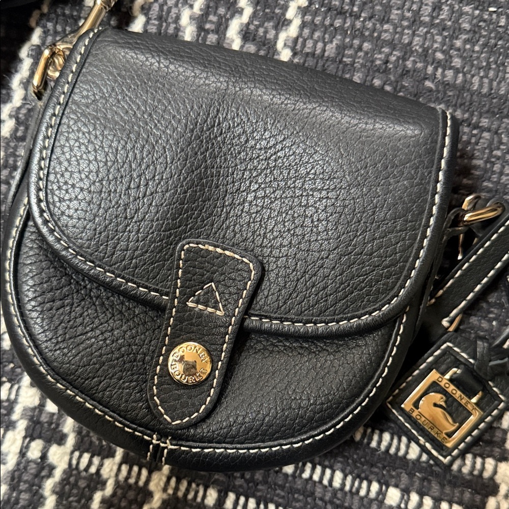 Dooney & Bourke Black Pebbled Leather Crossbody Bag - Picture 3 of 7